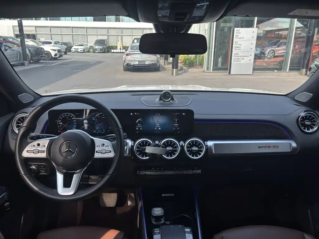 Mercedes-Benz GLB — миниатюра 10