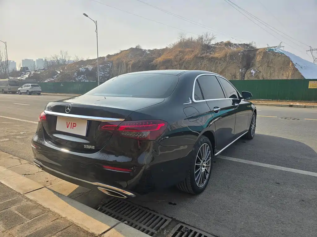 MERCEDES-BENZ E CLASS