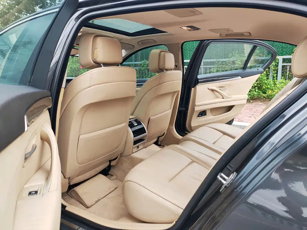 BMW 5 Series — миниатюра 14