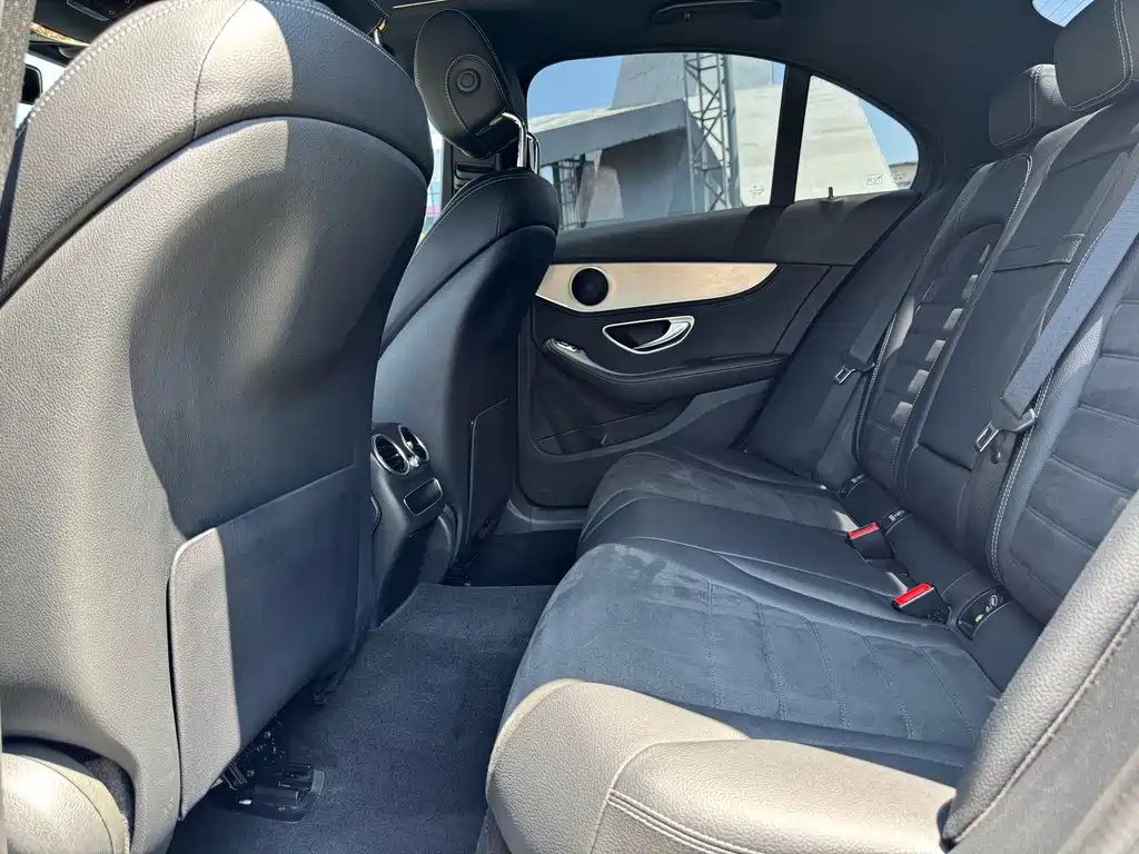 Mercedes-Benz C-Class — миниатюра 8