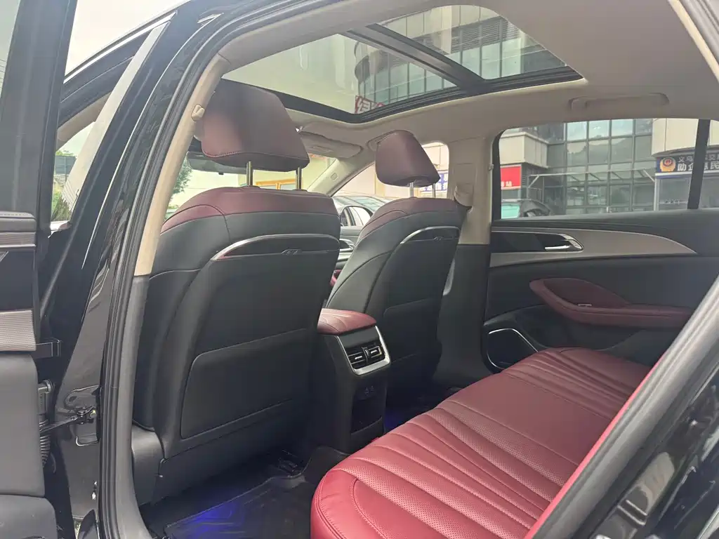 Hongqi Hongqi H5 — миниатюра 13