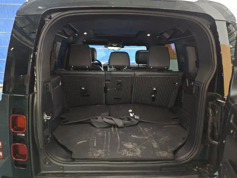 Land Rover Defender — миниатюра 9