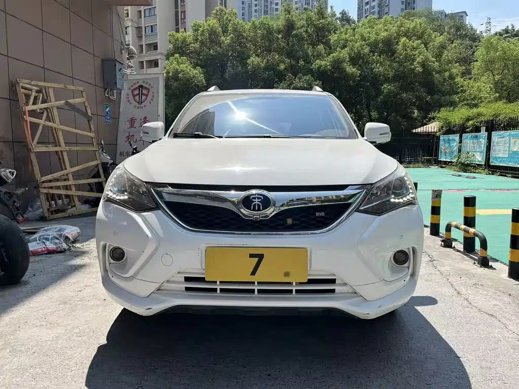BYD Song — миниатюра 2