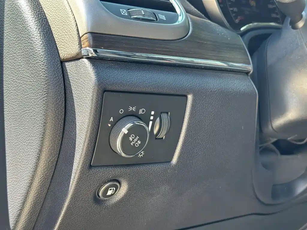 Jeep Grand Cherokee (Import) — миниатюра 17