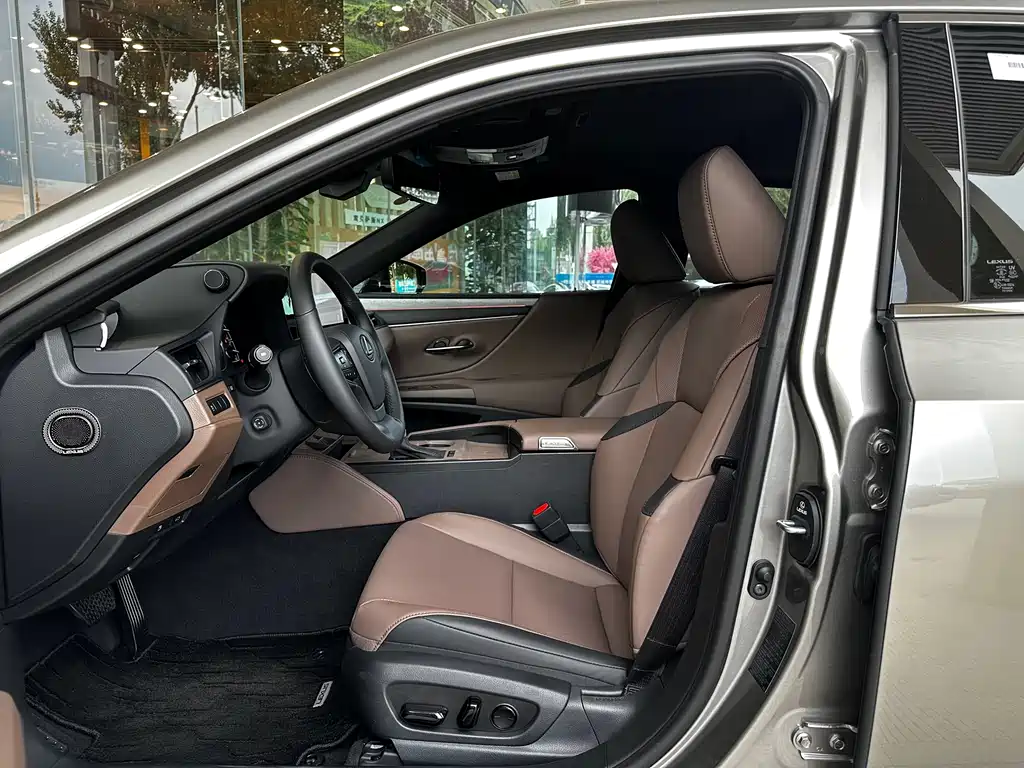 Lexus ES 2025 200 Premium