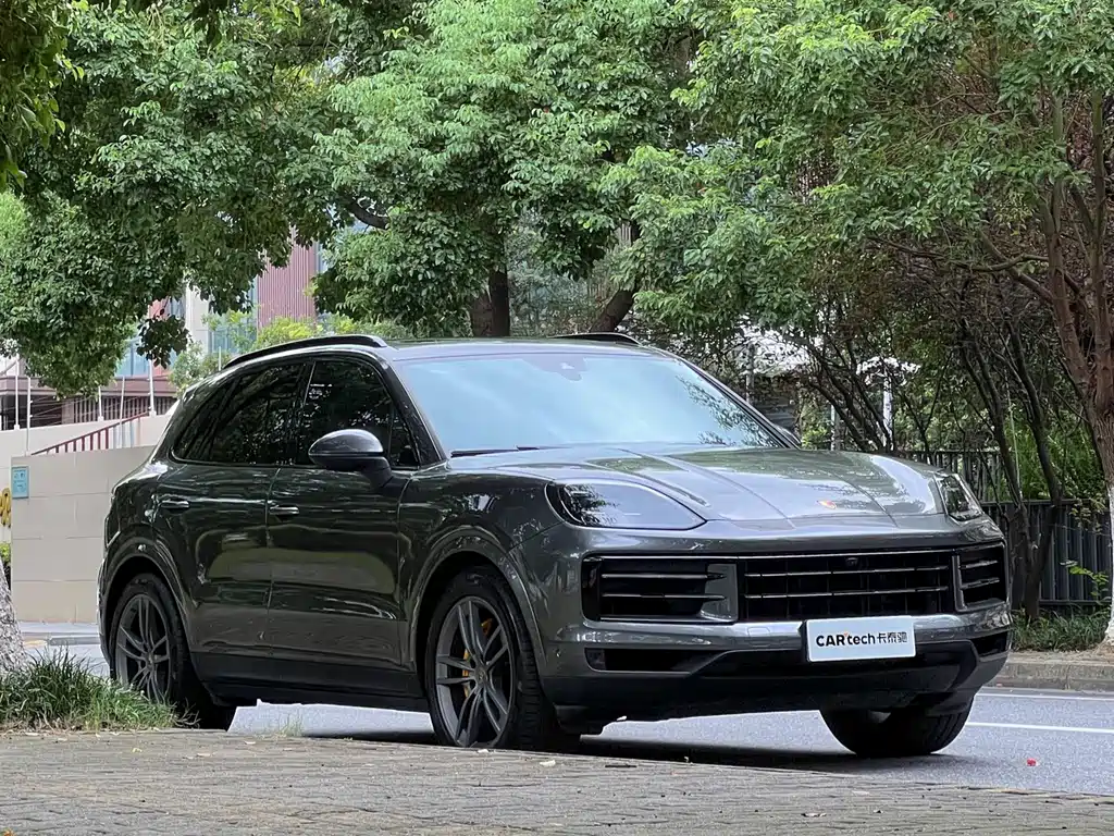 Porsche Cayenne — миниатюра 3
