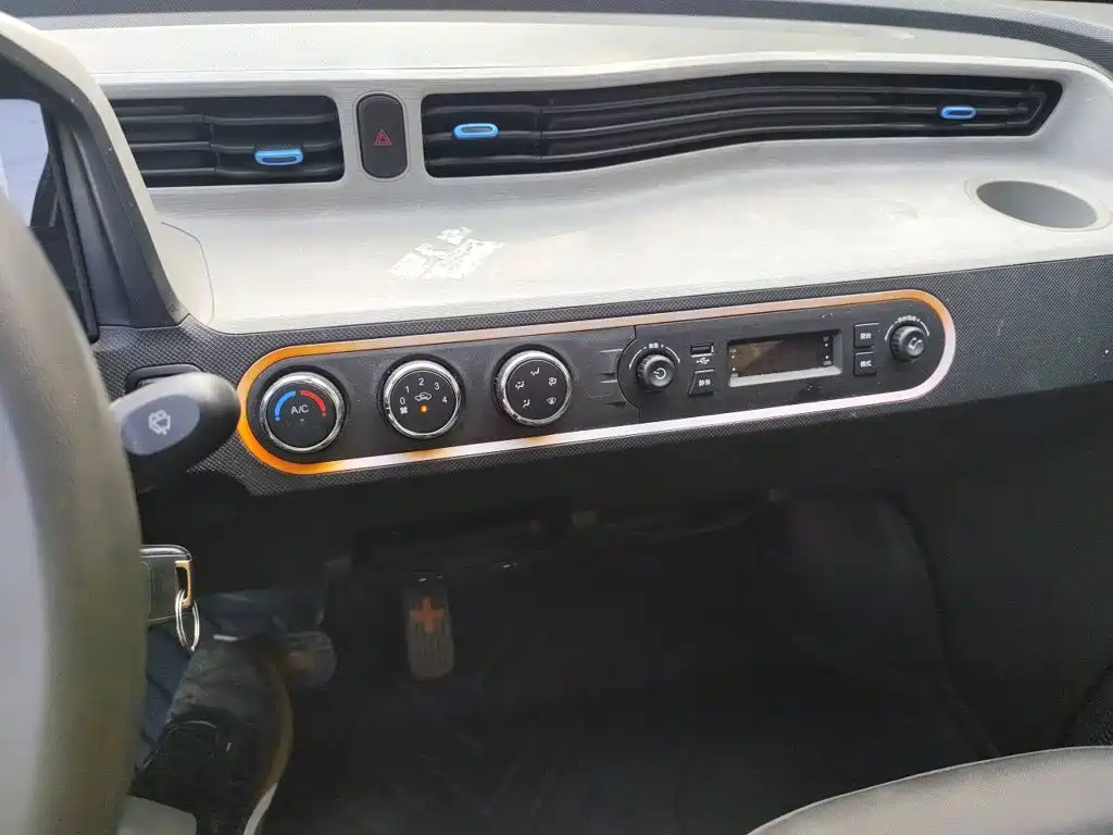 Wuling MINIEV — миниатюра 9