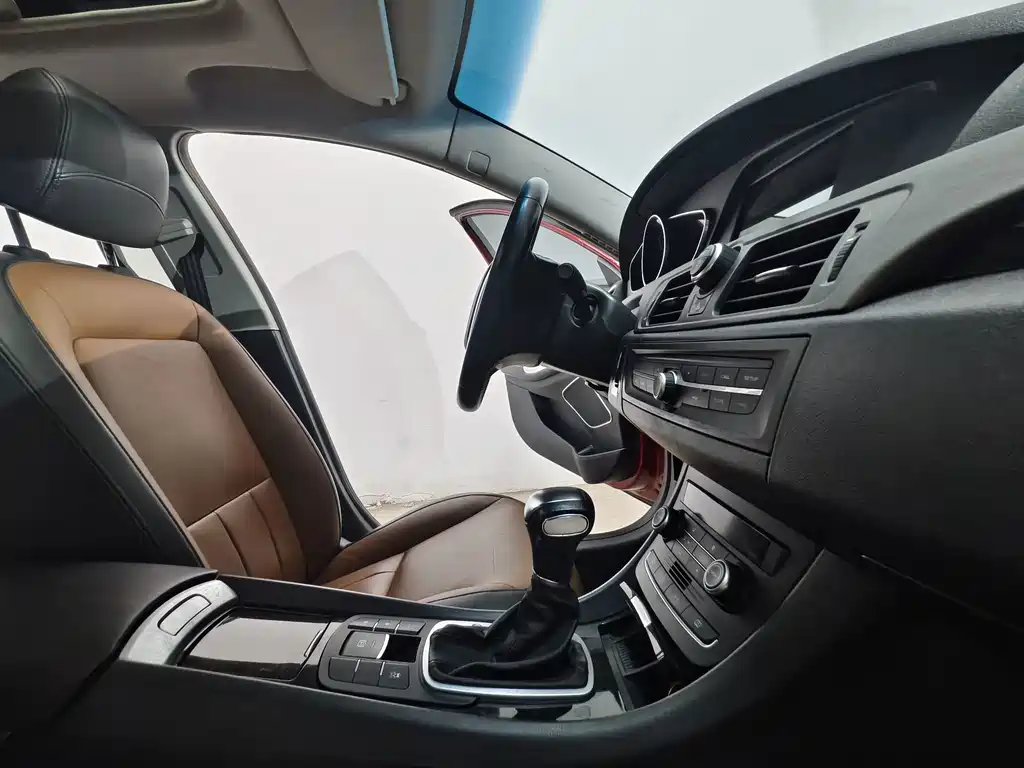Roewe Wei Wei 550 — миниатюра 14