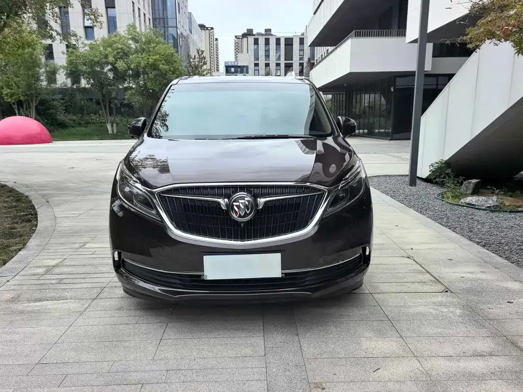 Buick GL8 — миниатюра 2