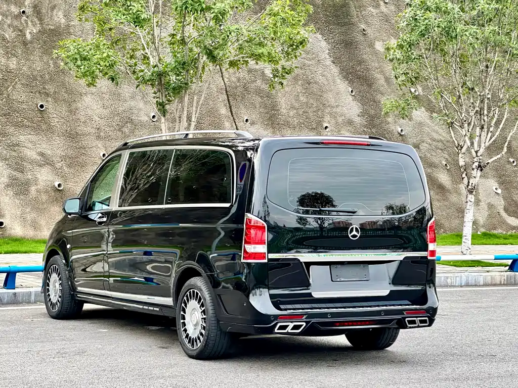 Mercedes-Benz Vito 2021 2.0T Elite 7 мест