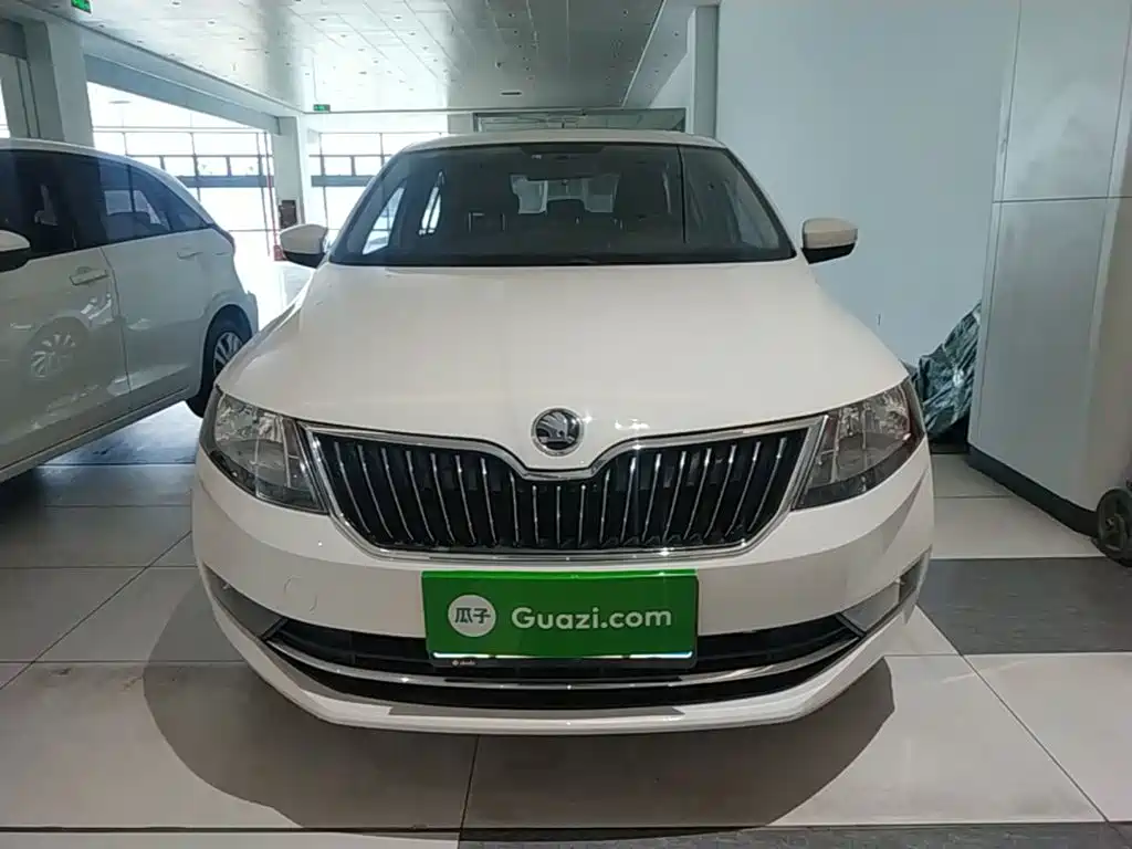 Skoda Rapid — миниатюра 3