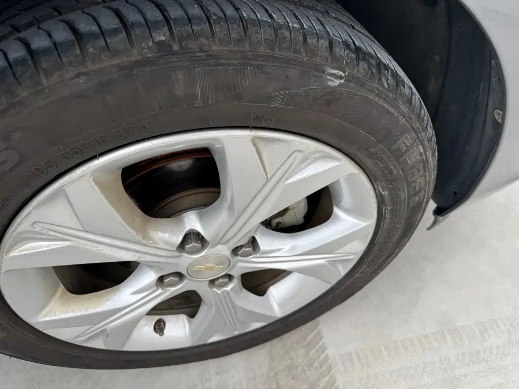 Chevrolet Cavalier — миниатюра 13