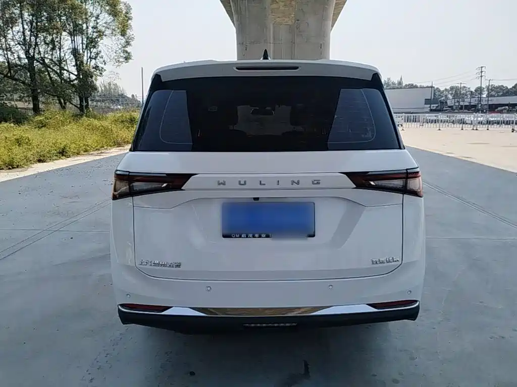 Wuling Jiachen — миниатюра 6