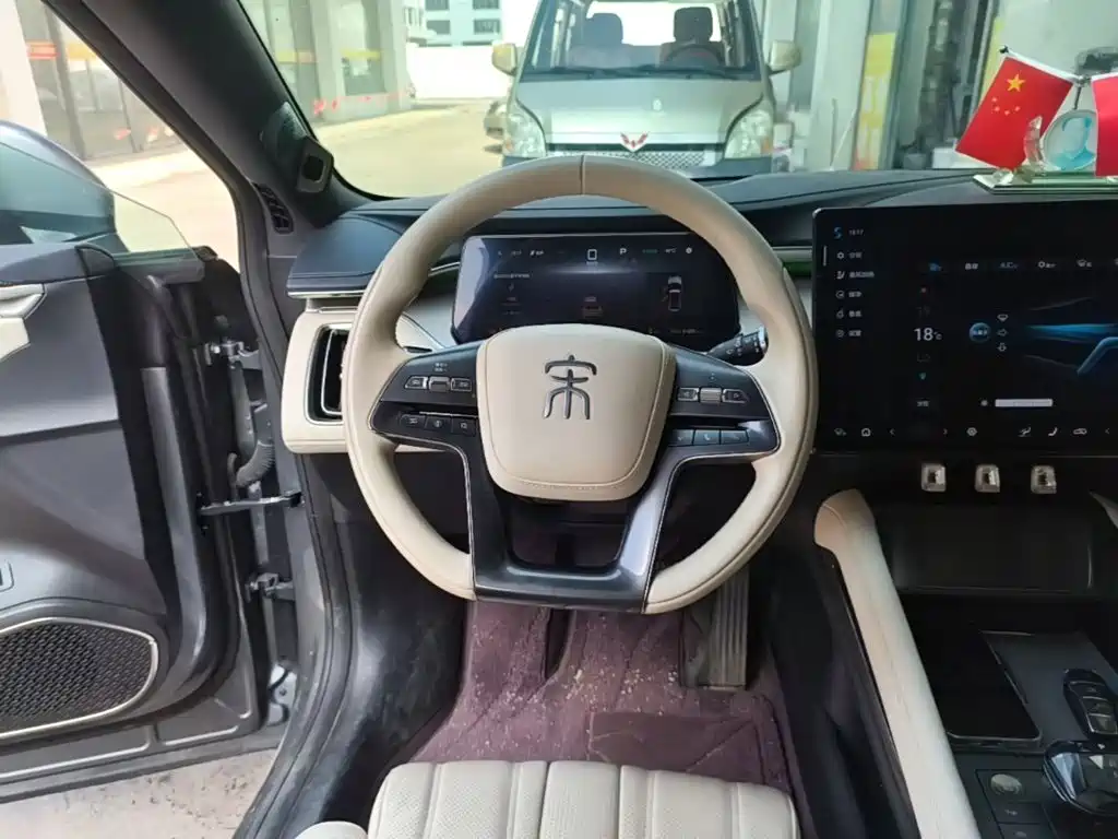 BYD L EV — миниатюра 11
