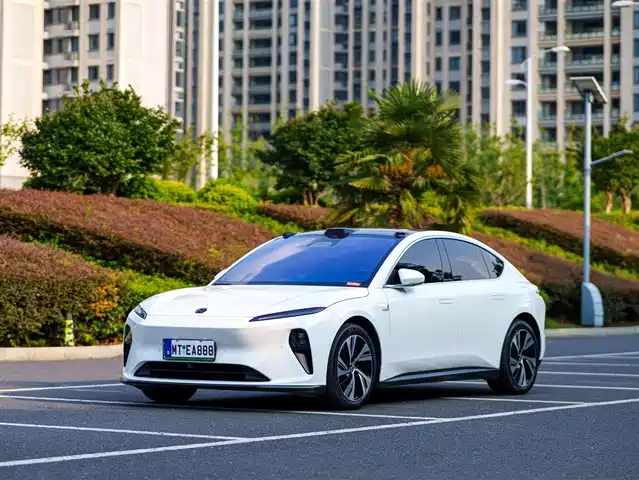 NIO ET5
