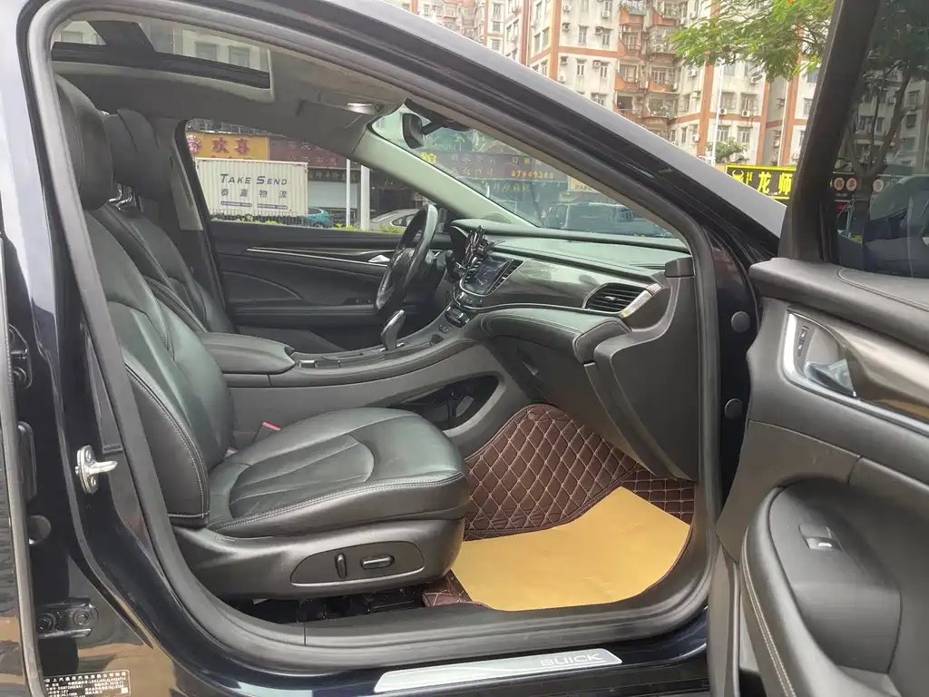 Buick LaCrosse — миниатюра 10