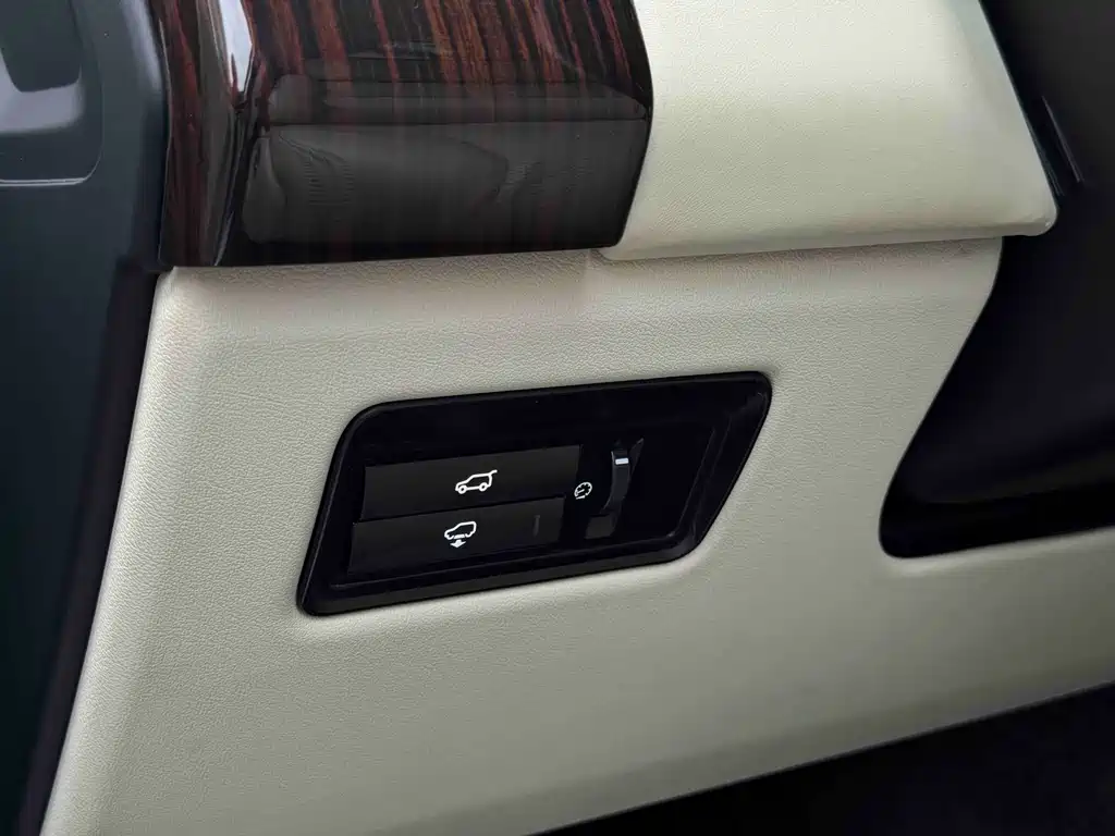 Land Rover Range Rover 2013 NA 5.0 V8 Vogue SE