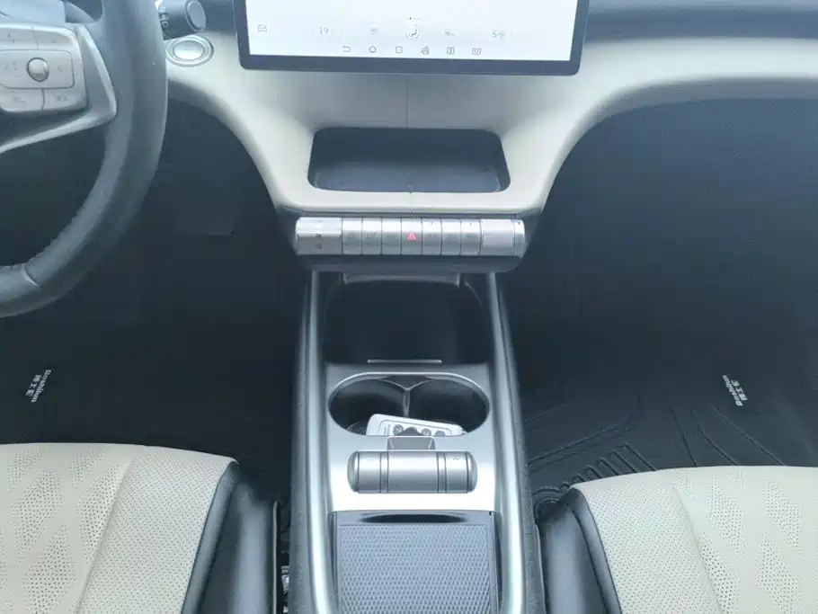 BYD Dolphin — миниатюра 16