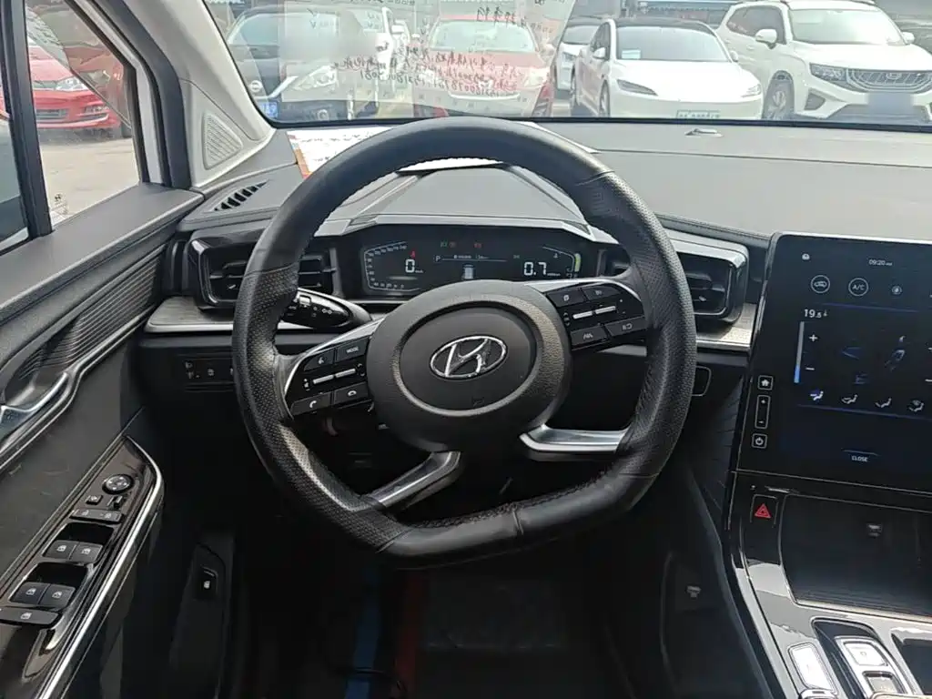 Hyundai Custo — миниатюра 11