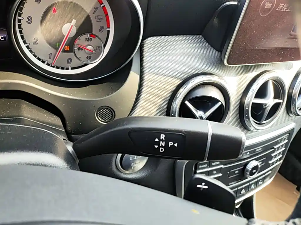 Mercedes-Benz GLA — миниатюра 14