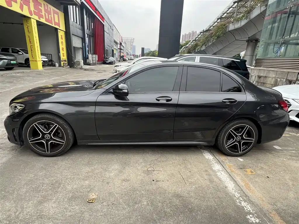 Mercedes-Benz C-Class — миниатюра 3
