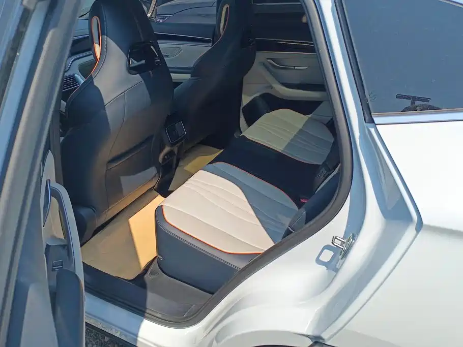BYD PLUS New Energy — миниатюра 10