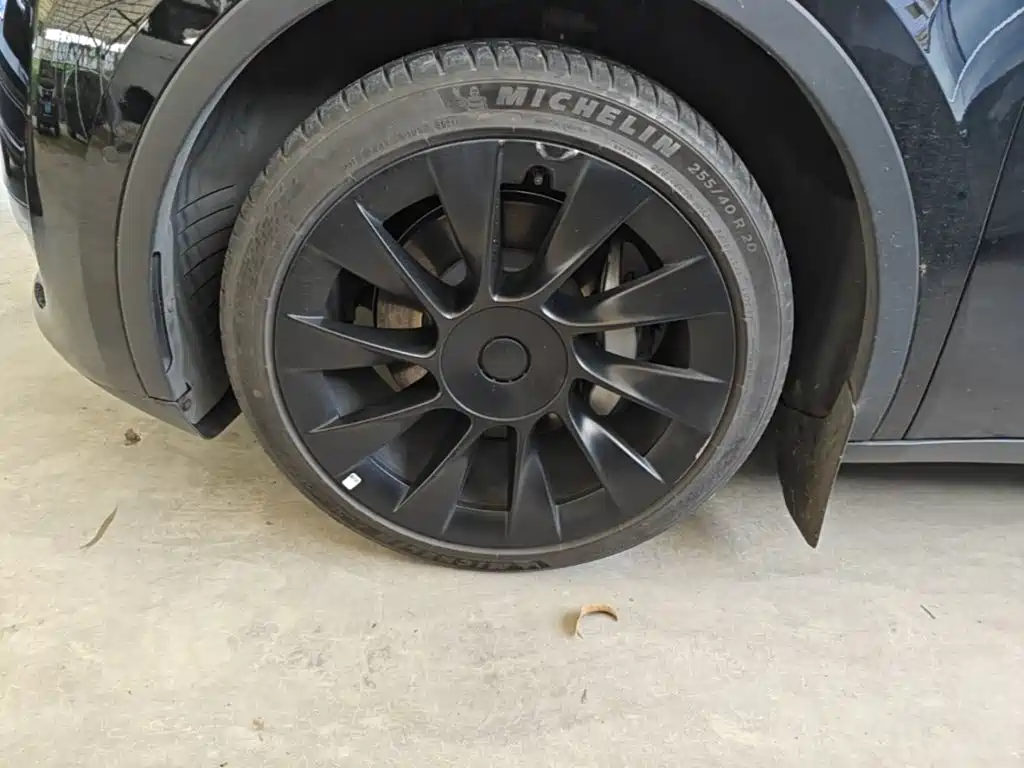 Tesla Model Y — миниатюра 23