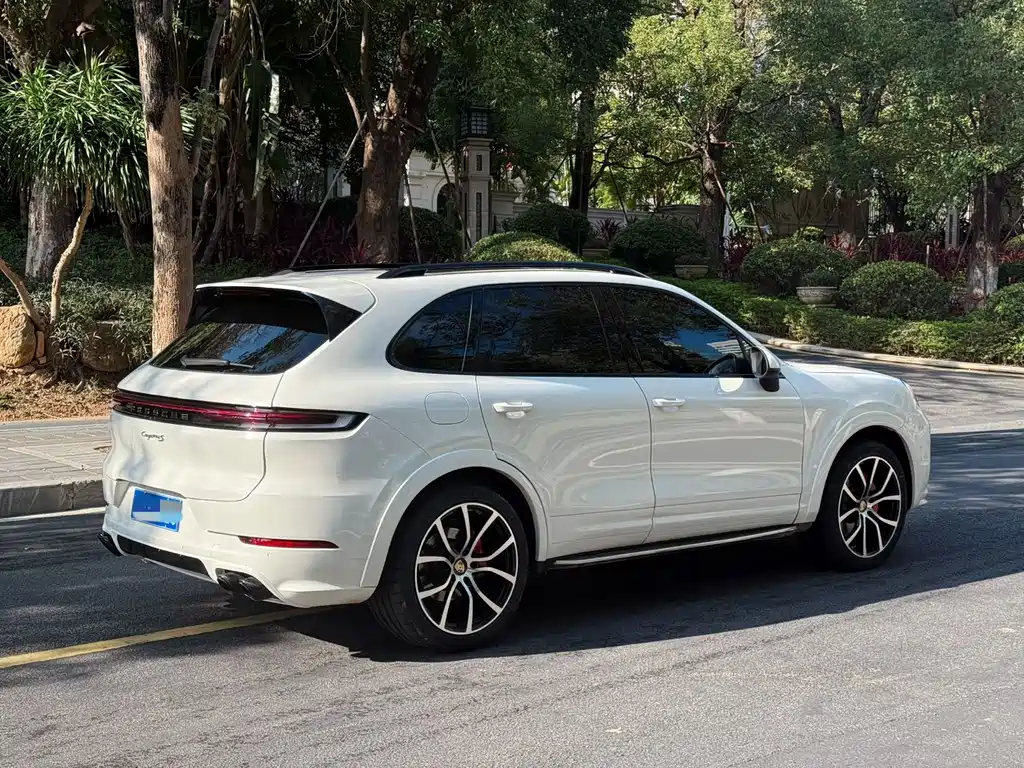 Porsche Cayenne — миниатюра 4
