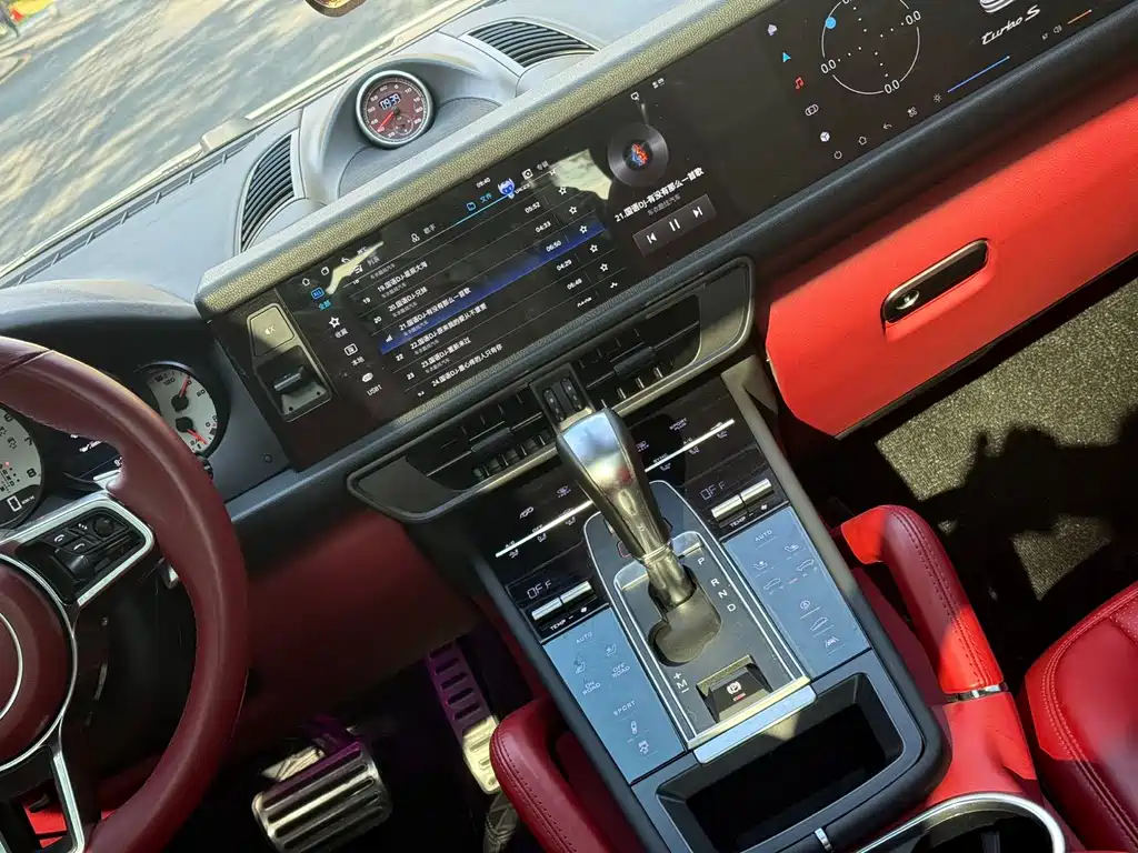 Porsche Cayenne — миниатюра 13