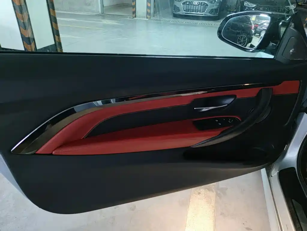 BMW M4 — миниатюра 6