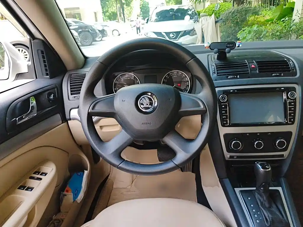Skoda Octavia — миниатюра 6