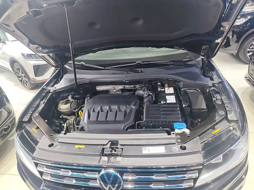 Volkswagen Tiguan L — миниатюра 20