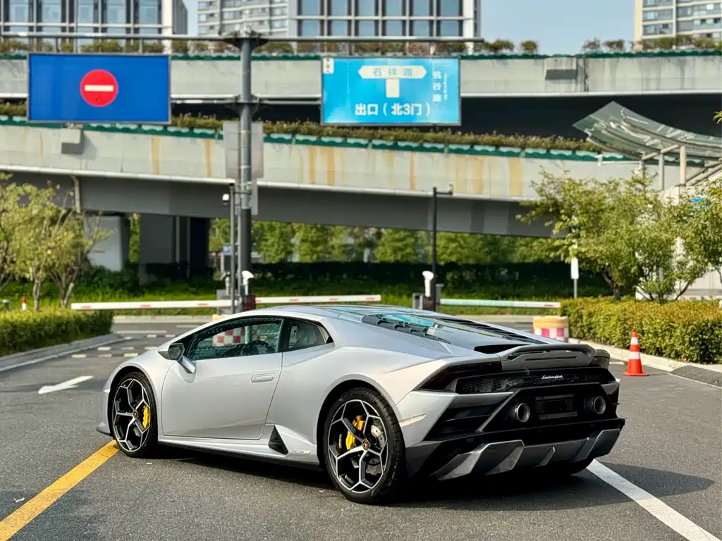 Lamborghini Huracán — миниатюра 7