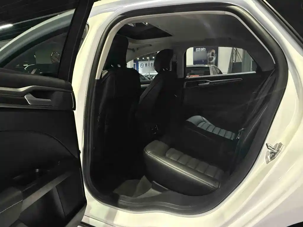 Ford Mondeo — миниатюра 15