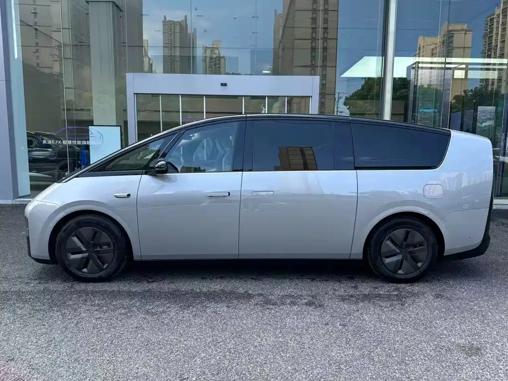 Li Auto Li MEGA — миниатюра 4