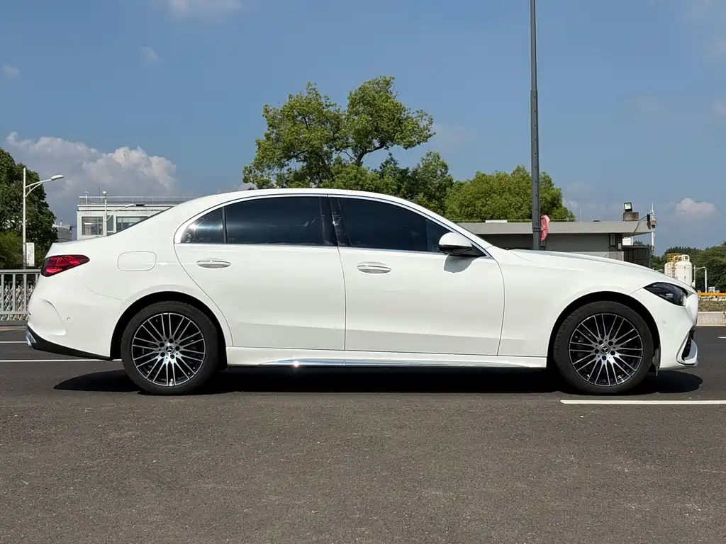 Mercedes-Benz C-Class — миниатюра 4