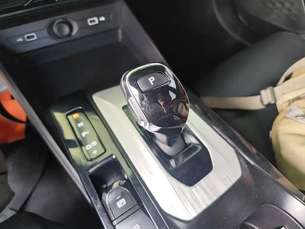 MG MG5 — миниатюра 14