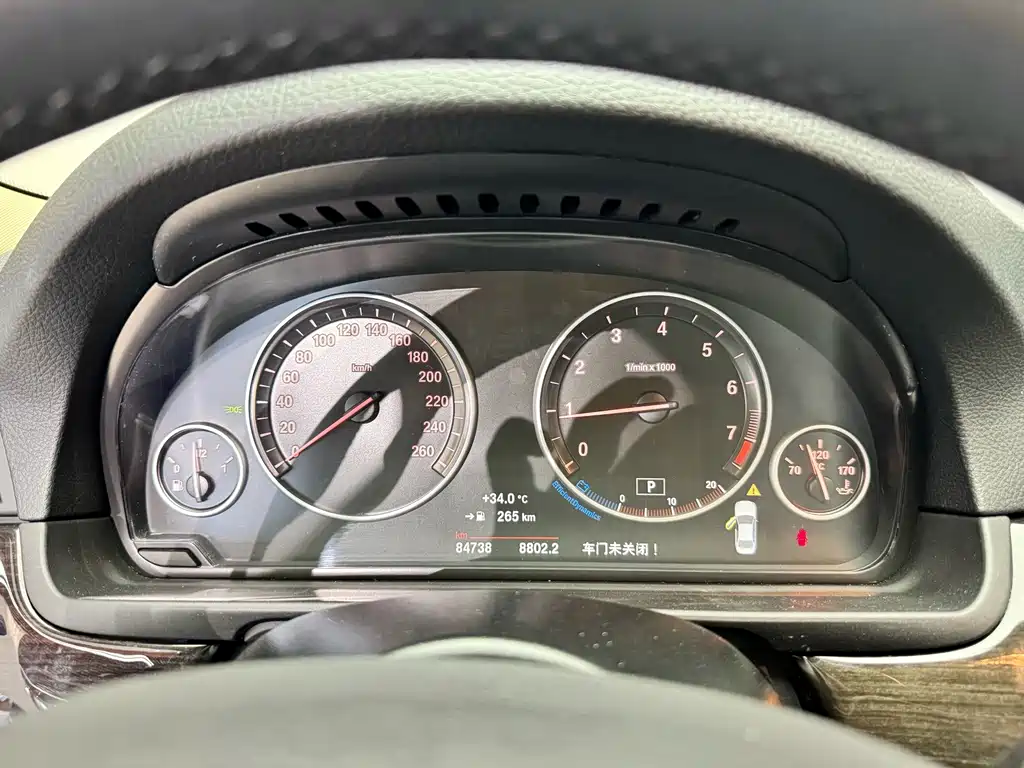 BMW 5 Series — миниатюра 13