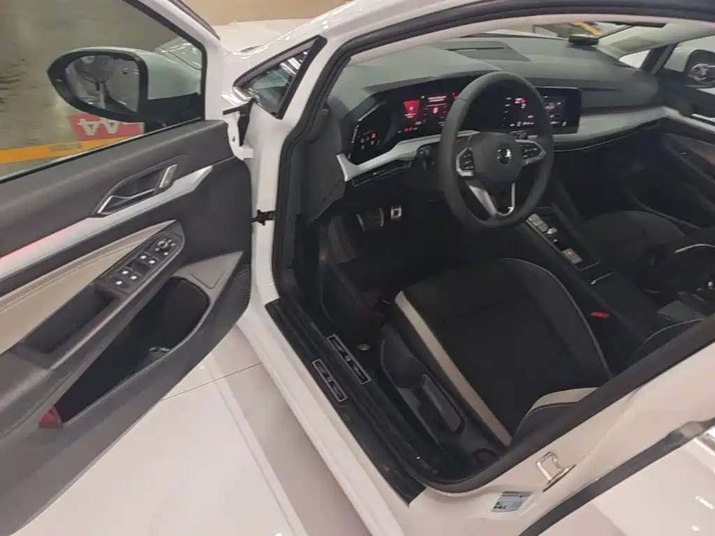 Volkswagen Golf — миниатюра 16