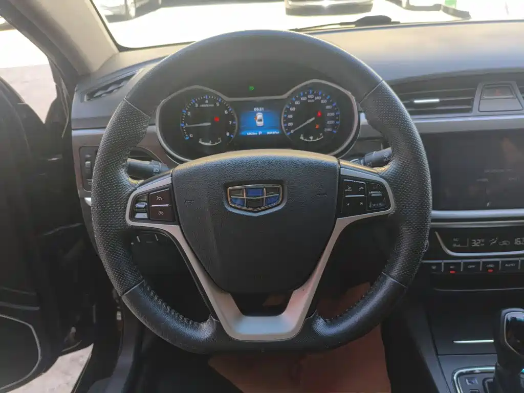 Geely Emgrand — миниатюра 11