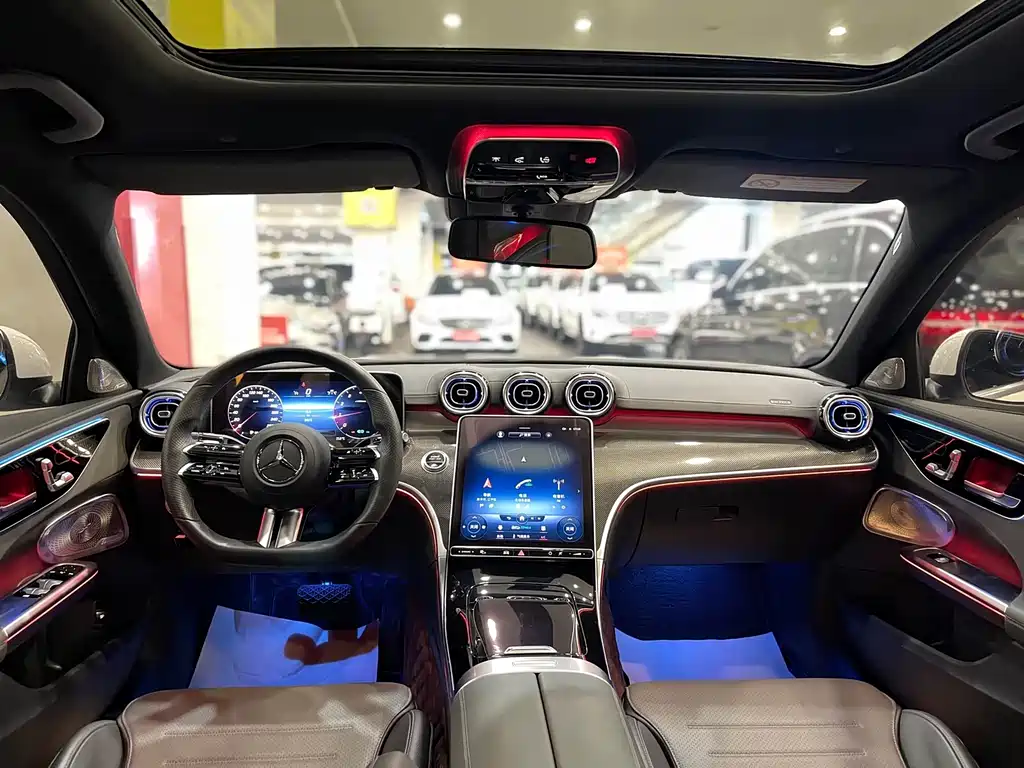Mercedes-Benz C-Class — миниатюра 12