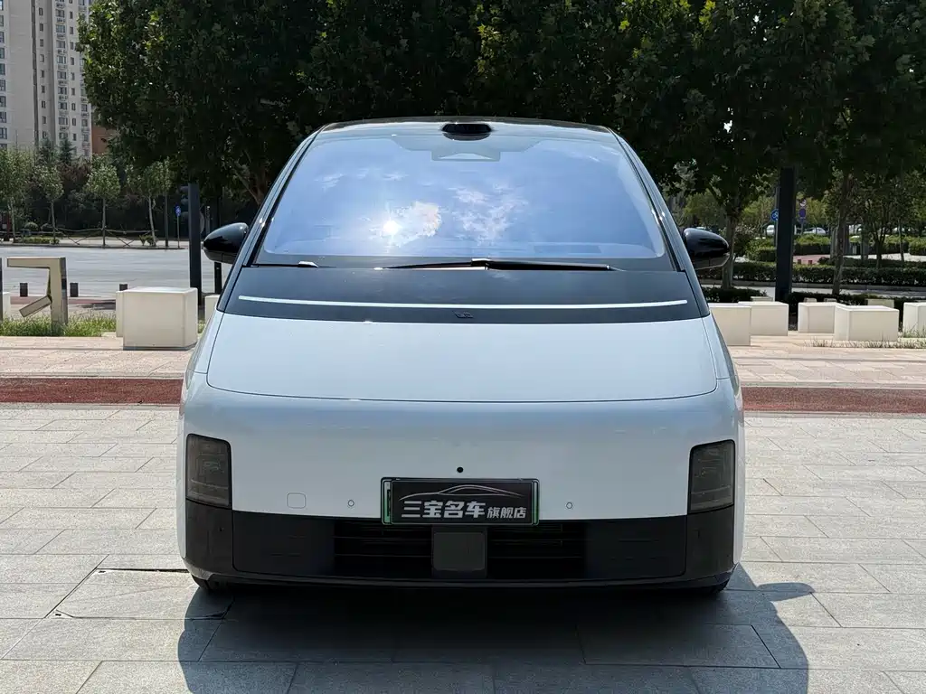 Li Auto Li MEGA — миниатюра 2