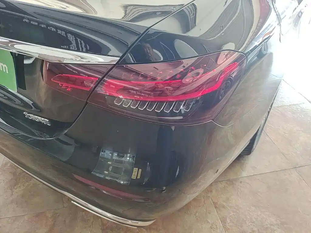 Mercedes-Benz E-Class — миниатюра 8