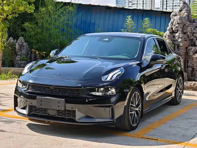 2019 Lynk & Co 03