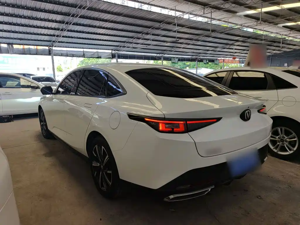 Changan Eado — миниатюра 5