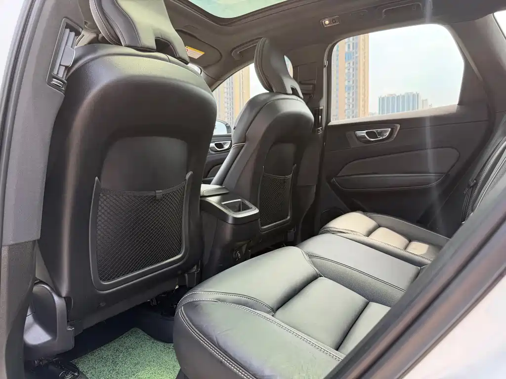 Volvo XC60 — миниатюра 11