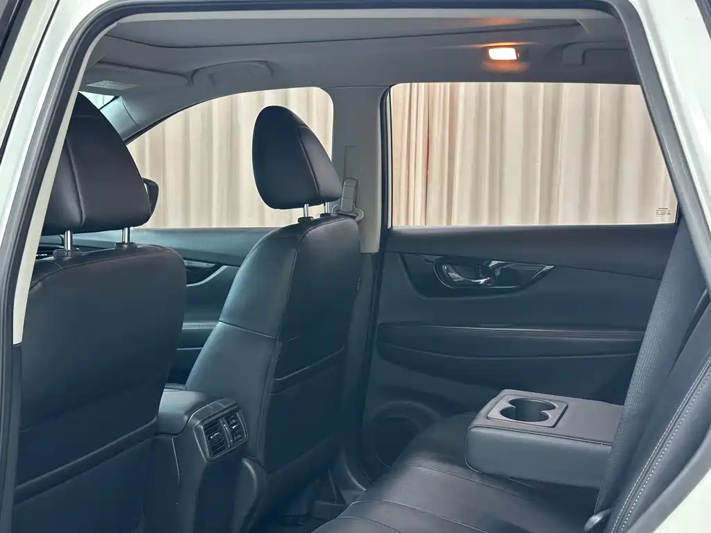 Nissan X-Trail — миниатюра 10