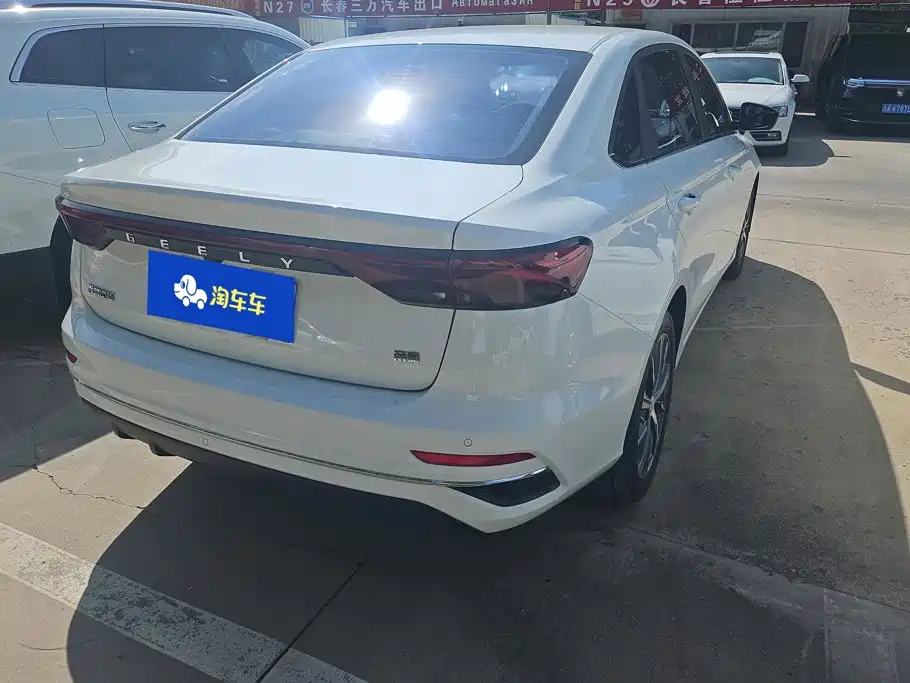 Geely Emgrand — миниатюра 3