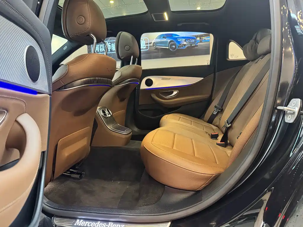 MERCEDES-BENZ E CLASS