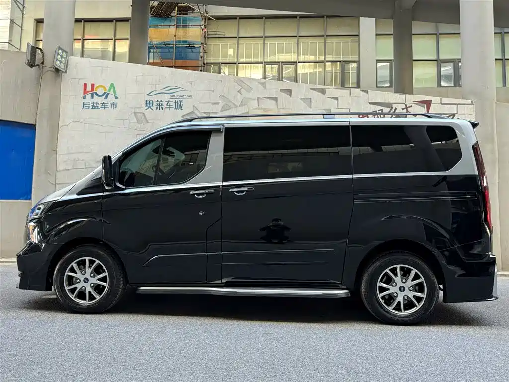 Ford Tourneo 2024 2.0T AT Plus